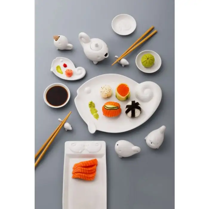 cb15_gray_rectangle_sushi-plate_sushi-platter_soy-sauce-pourer_oh-my-sole_1.webp